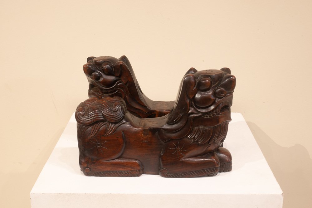 perros-de-madera-china-decada-de-1890-juego-de-2-imagen-1