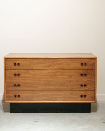 Cajonera vintage de nogal con cuatro cajones, 1960