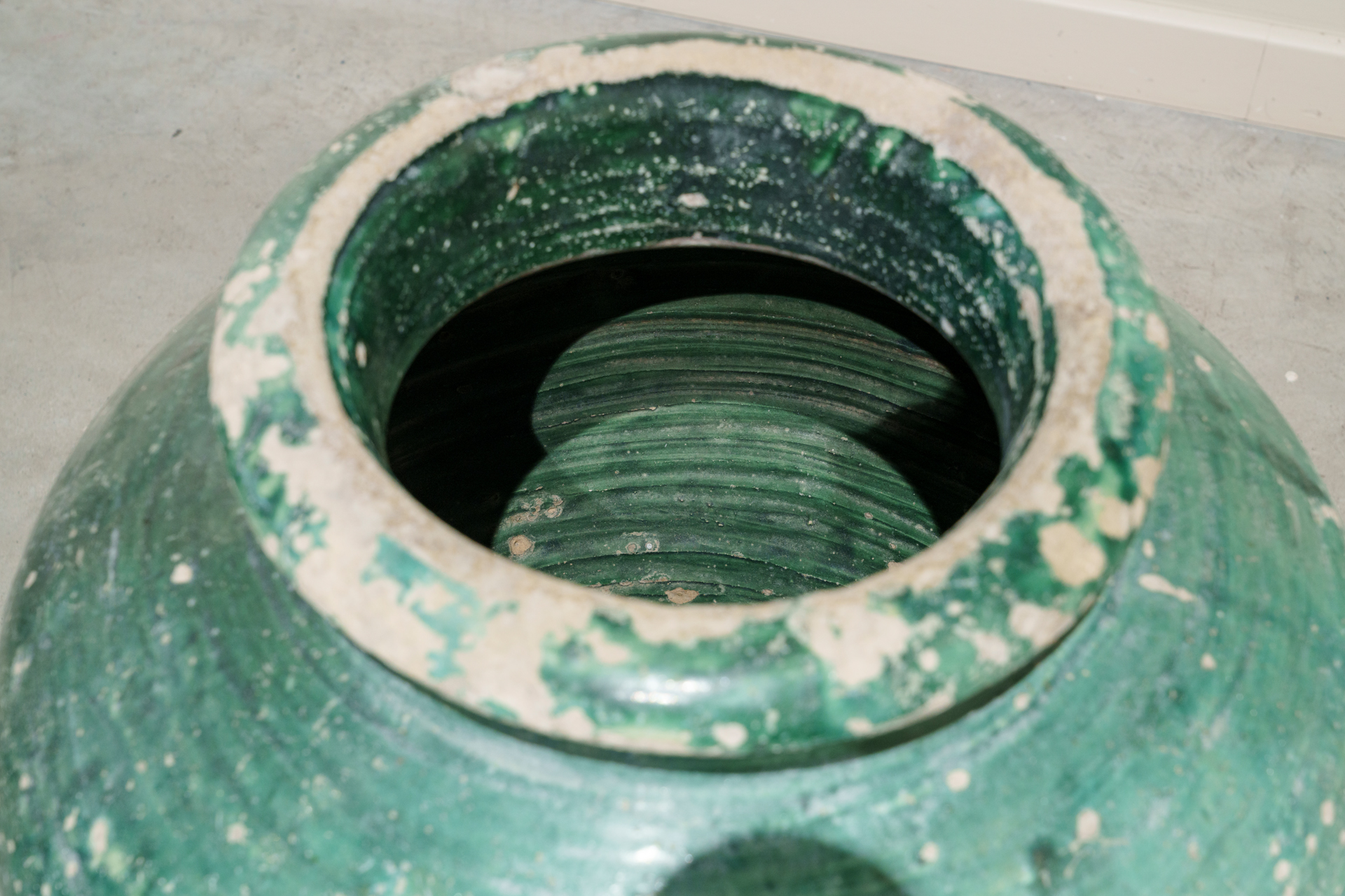 Anfora de cerámica esmaltada, Triana Sevilla S.XVIII
