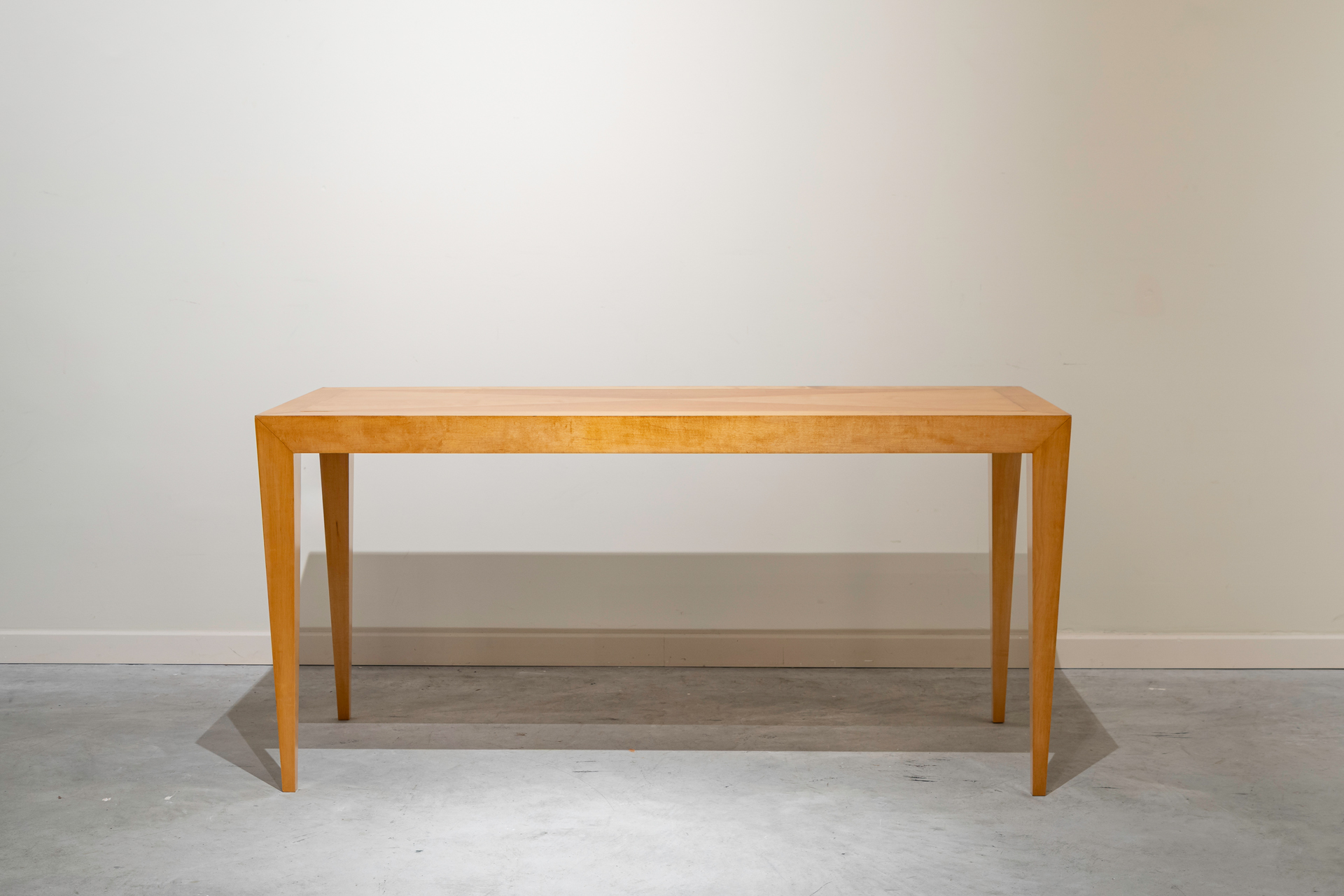 Mesa consola de madera dorada, España c. 1980