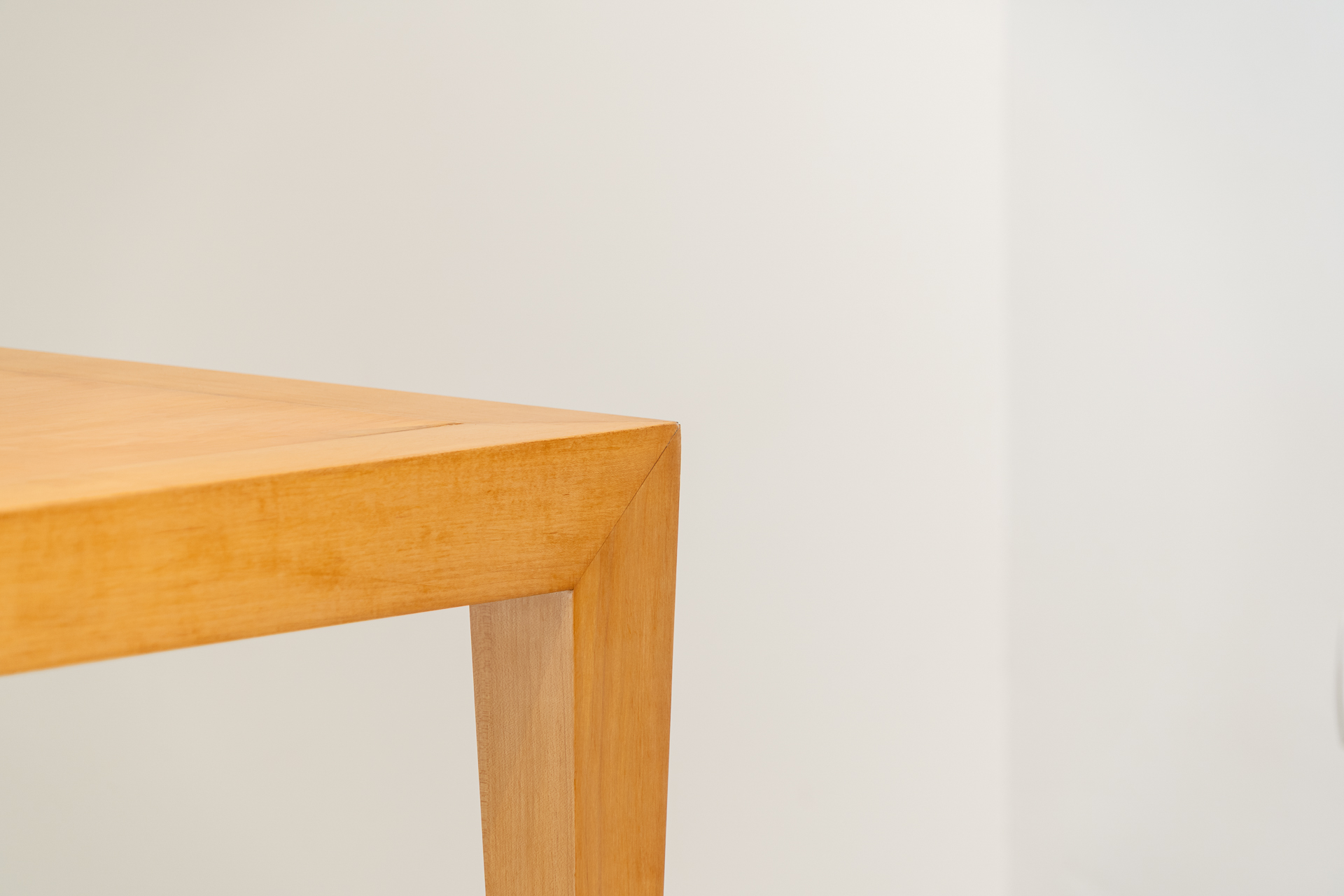 Mesa consola de madera dorada, España c. 1980